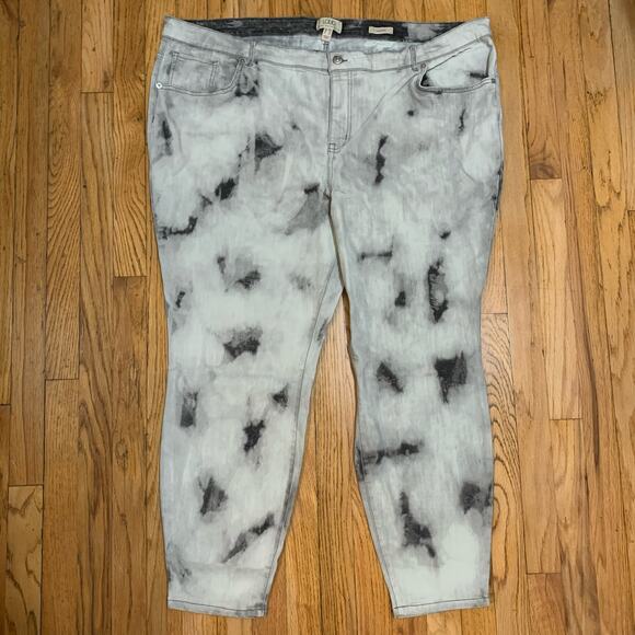 Logo Lori Goldstein NWT Gray Gravel Cloud Wash Skinny Jeans - Picture 2 of 12